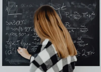 Trabajar en España como profesora - Amauta Asesoría