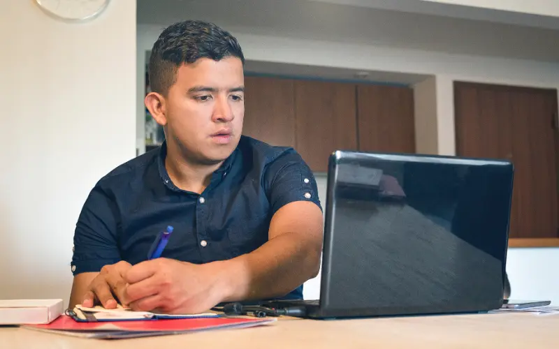 Estudiar en España - Amauta Asesoría